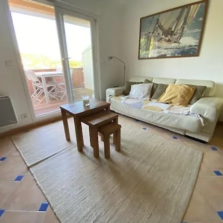 Beautiful 3-rooms With Terrace Apartment *