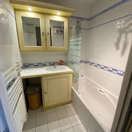 Beautiful 3-rooms With Terrace Apartment *