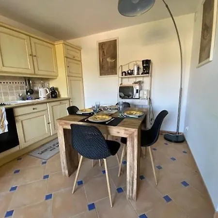 アパート Beautiful 3-rooms With Terrace サント・マキシム