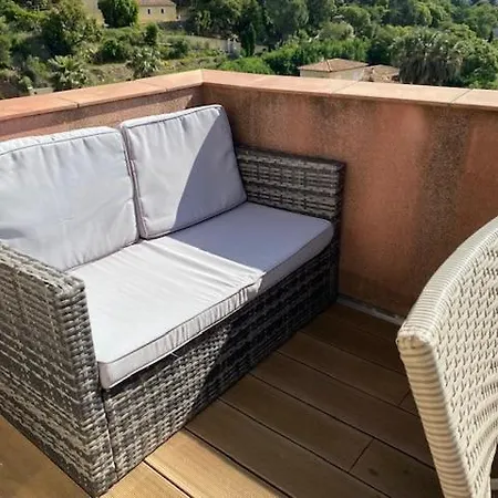 Beautiful 3-rooms With Terrace Apartment